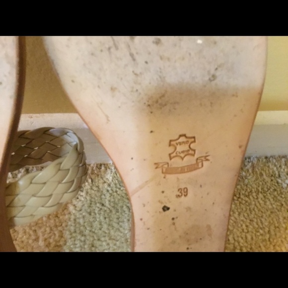 100% Capri Elegant & Summery Sandals with Jewelled Toe Detail - Picture 4 of 7